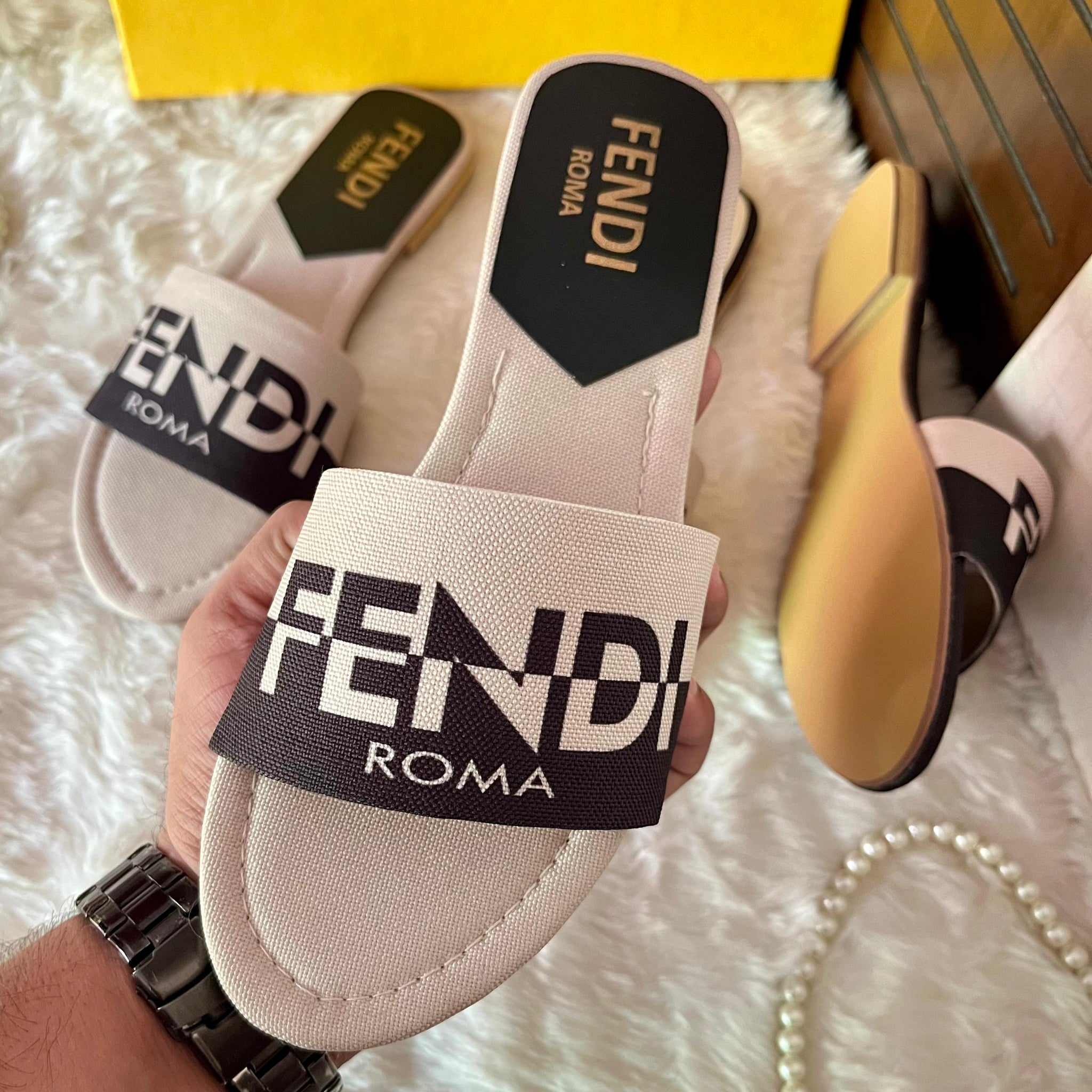 SIGNATURE FLATS