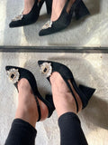 TRIANGLE HEELS
