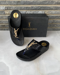 CROCODILE FLIP FLOPS