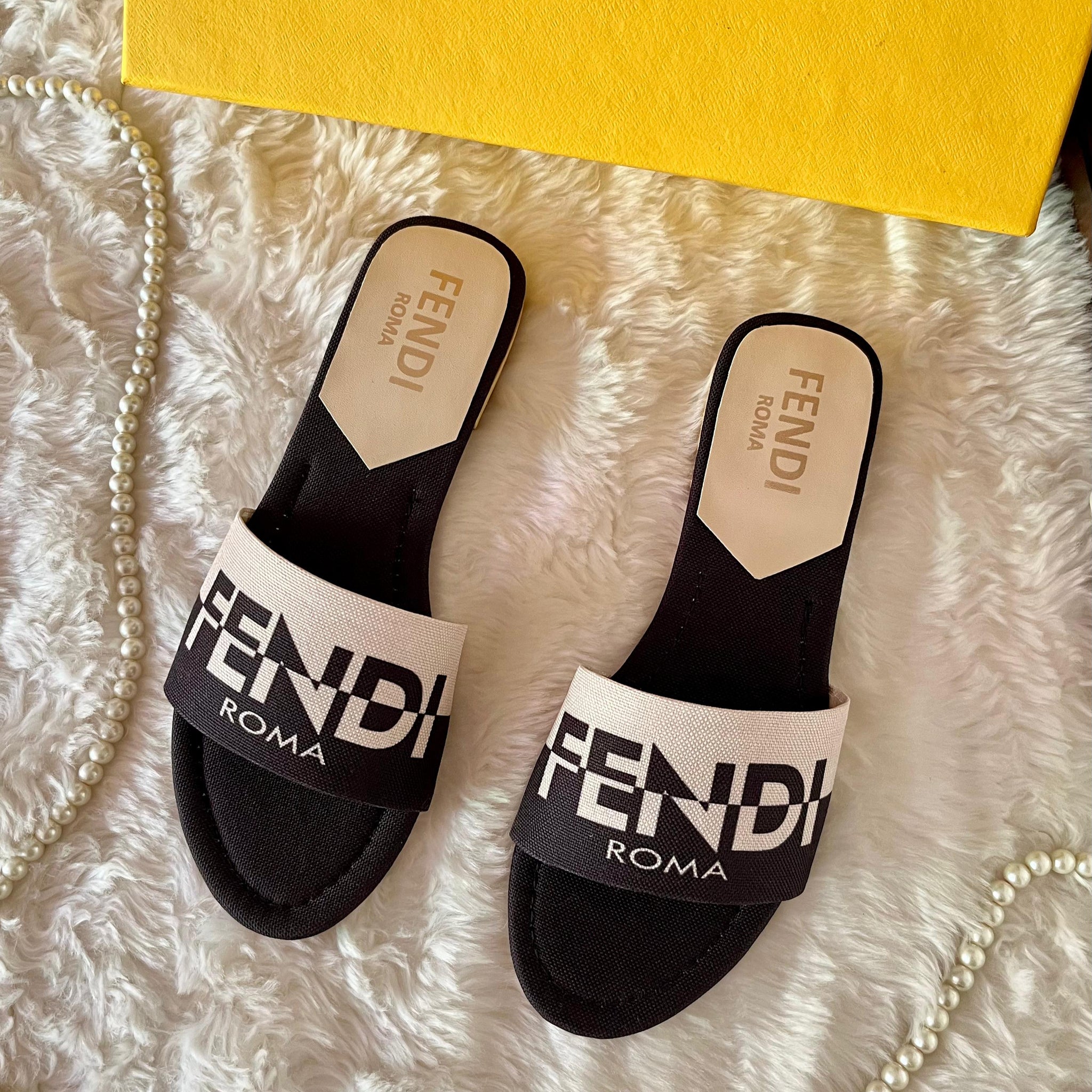 SIGNATURE FLATS