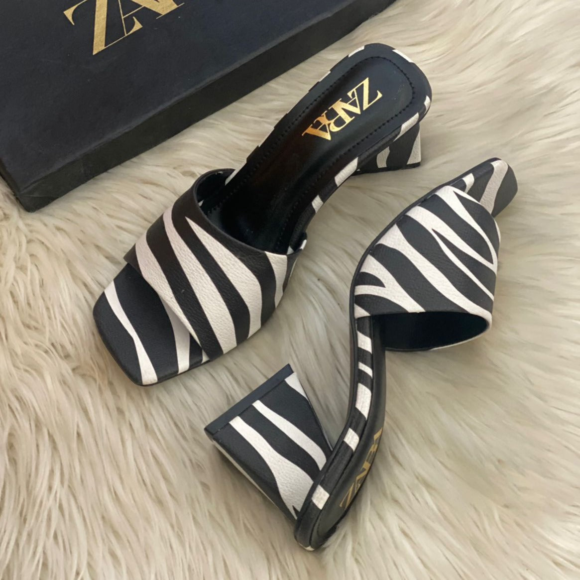 ZEBRA HEEL