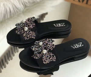 MAISH FLOWER FLATS