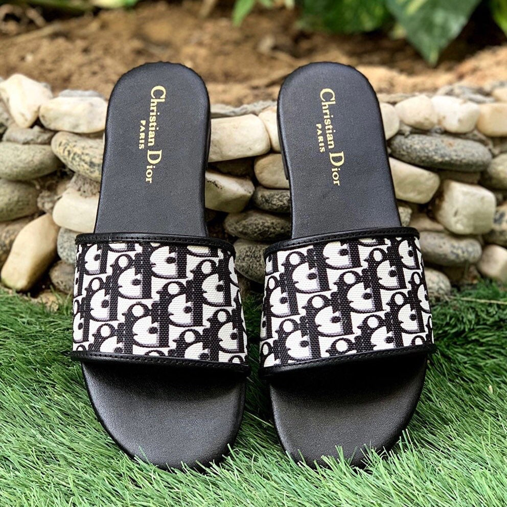 CODED BLACK FLATS