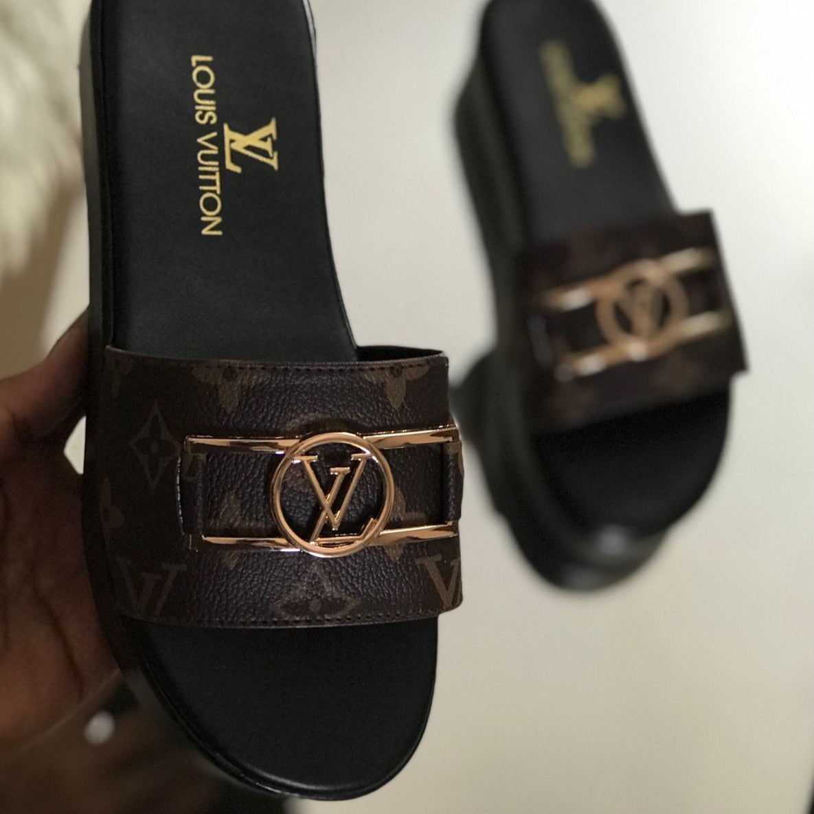 L-V WEDGES