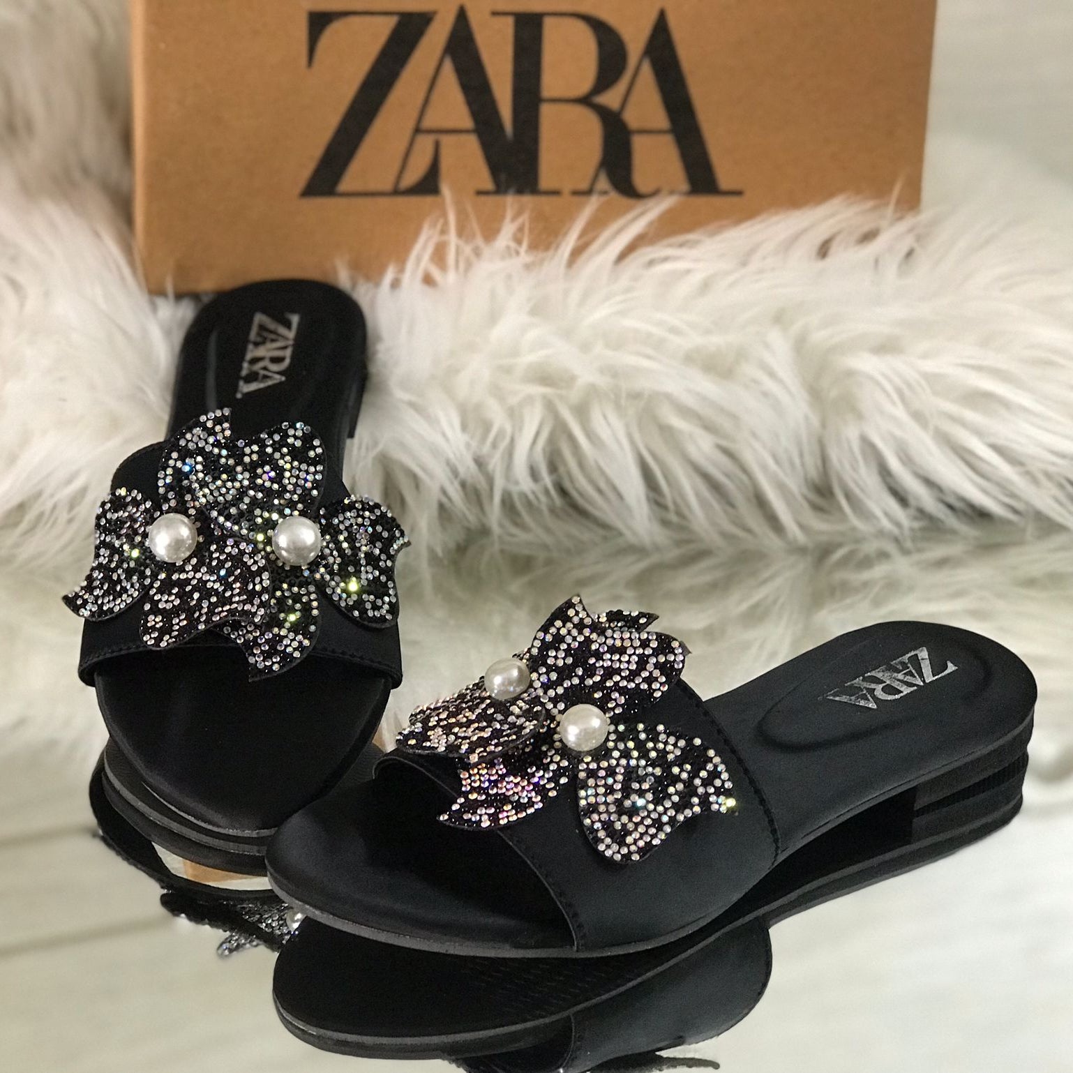 MAISH FLOWER FLATS