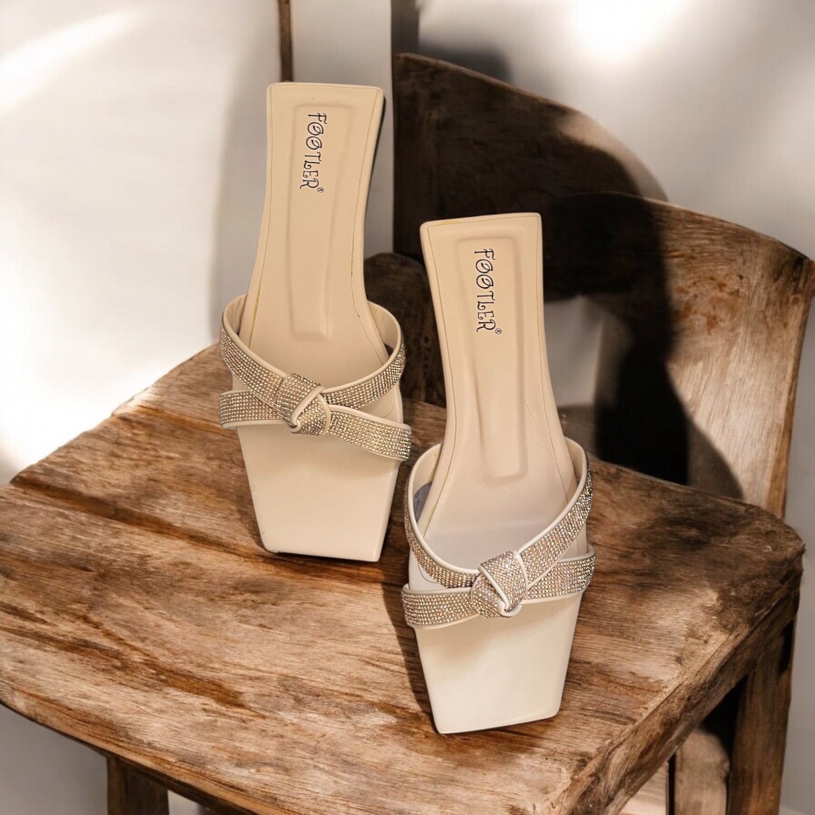 KNOTTED FLATS