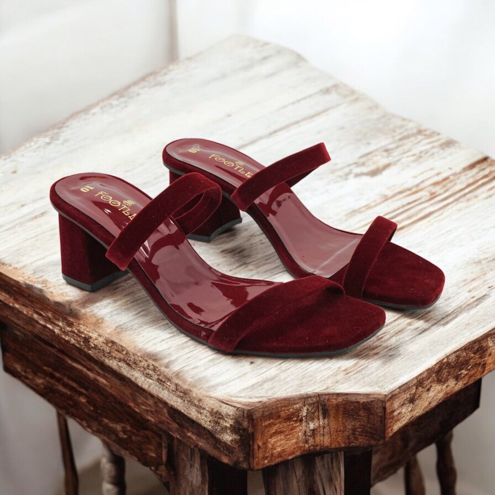CASUAL BOX HEEL
