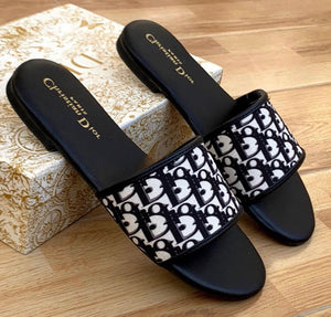 CODED BLACK FLATS