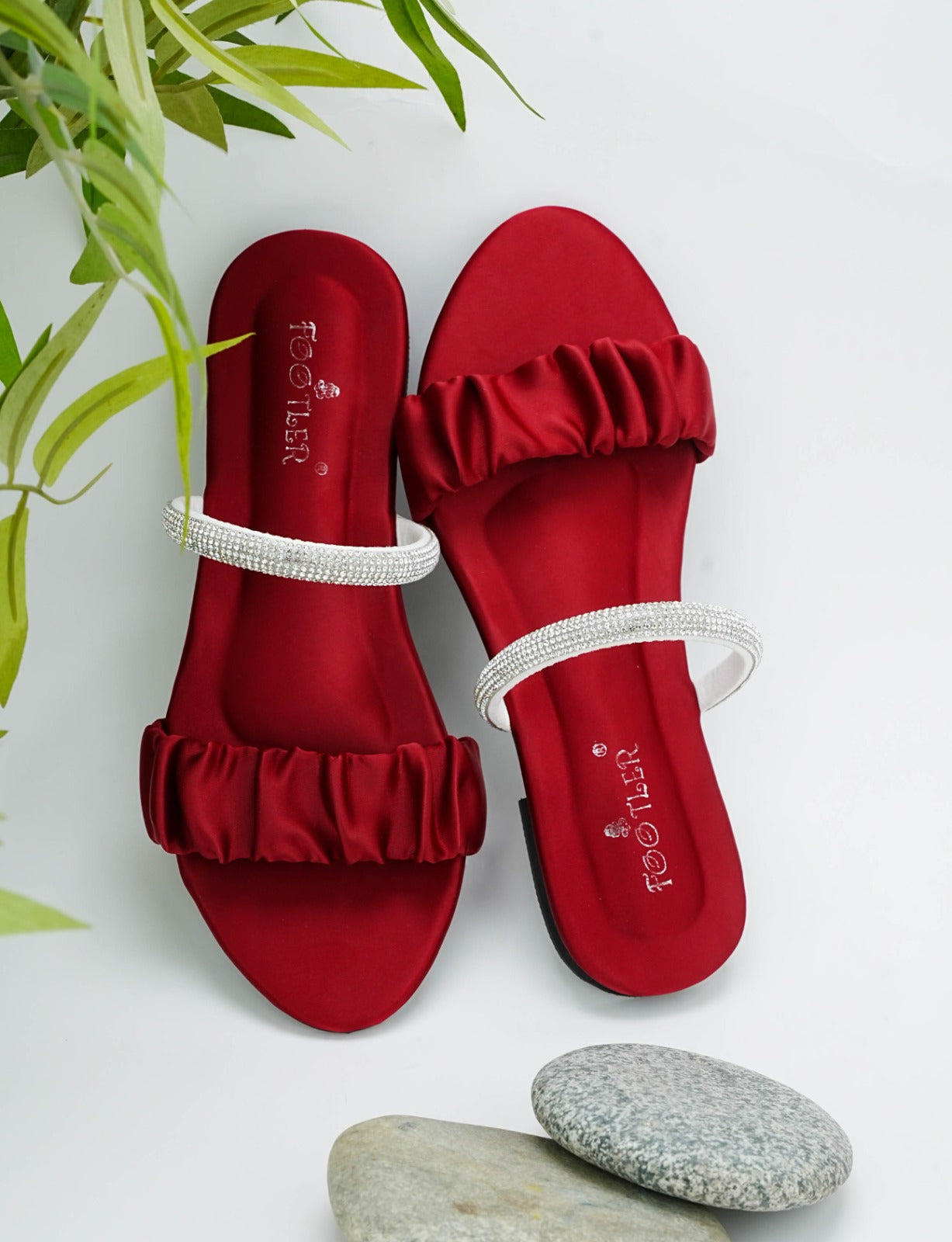 FRILL FLATS