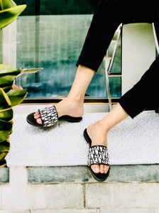 CODED BLACK FLATS