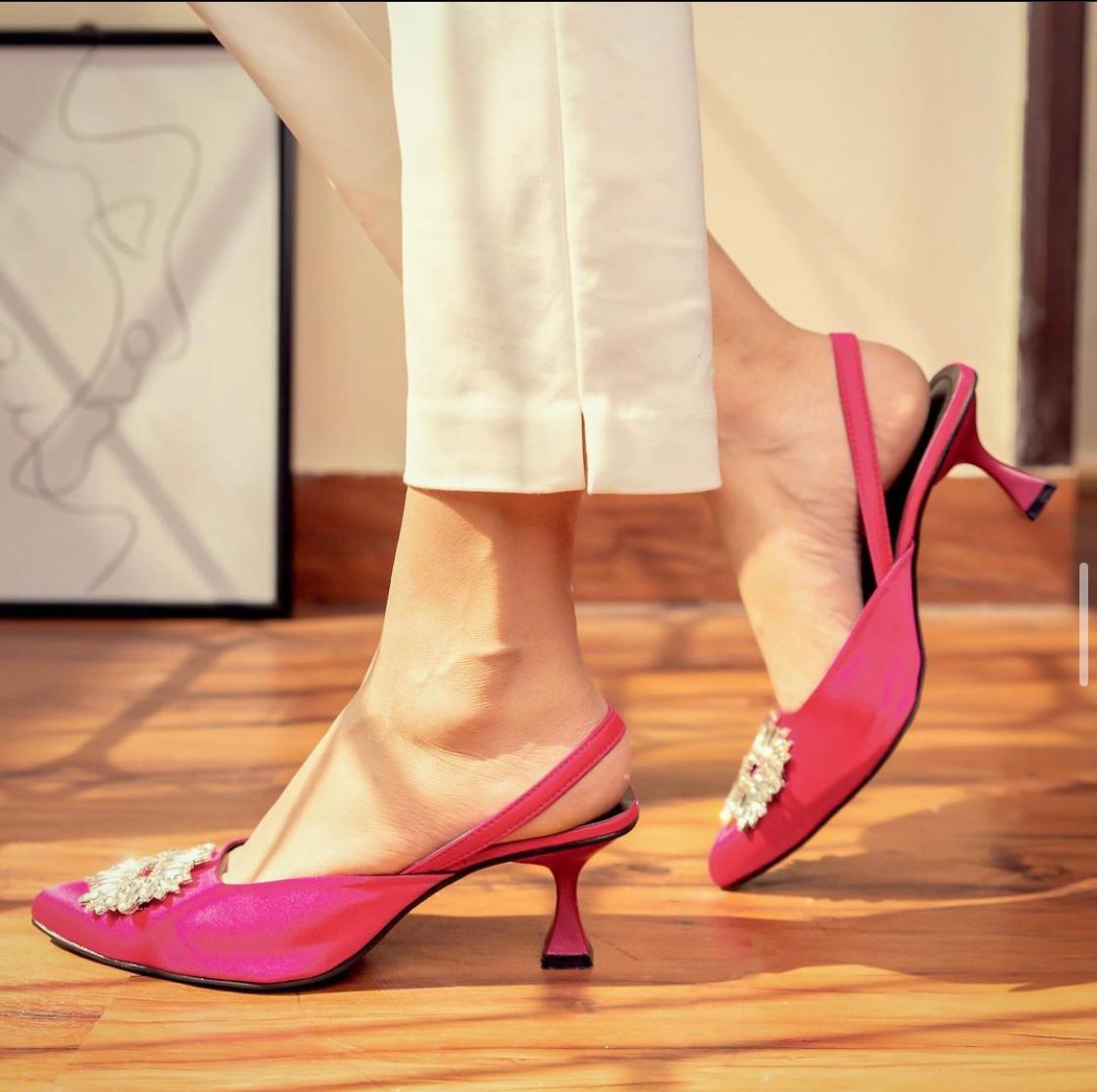 Zaara kitten heel