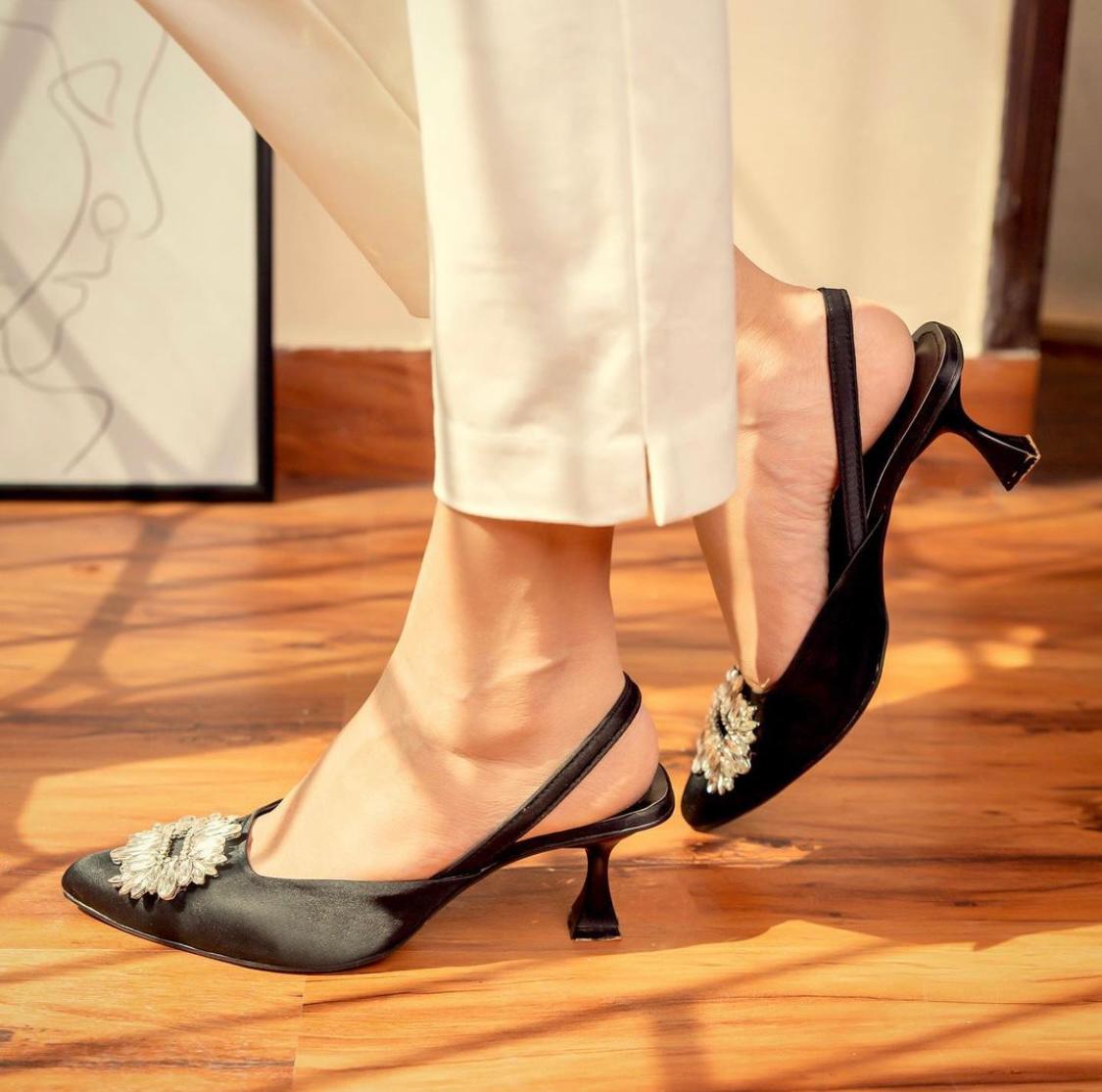 Zaara kitten heel
