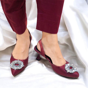 KITTEN HEELS