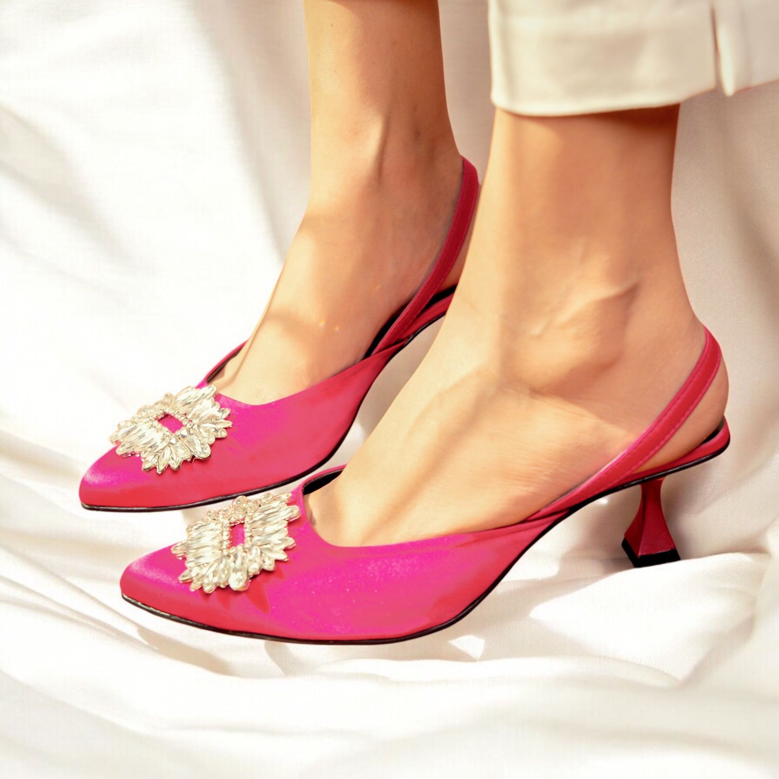KITTEN HEELS